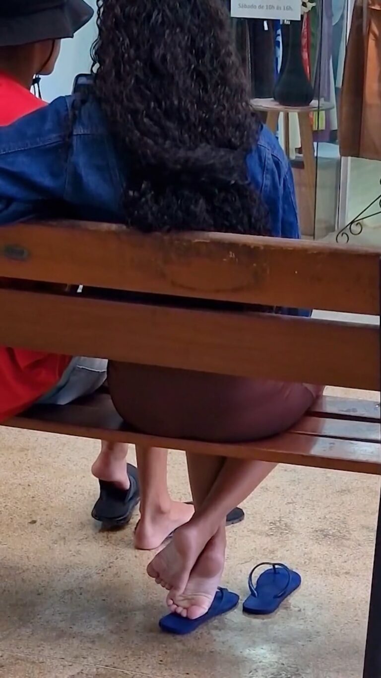 candid feet