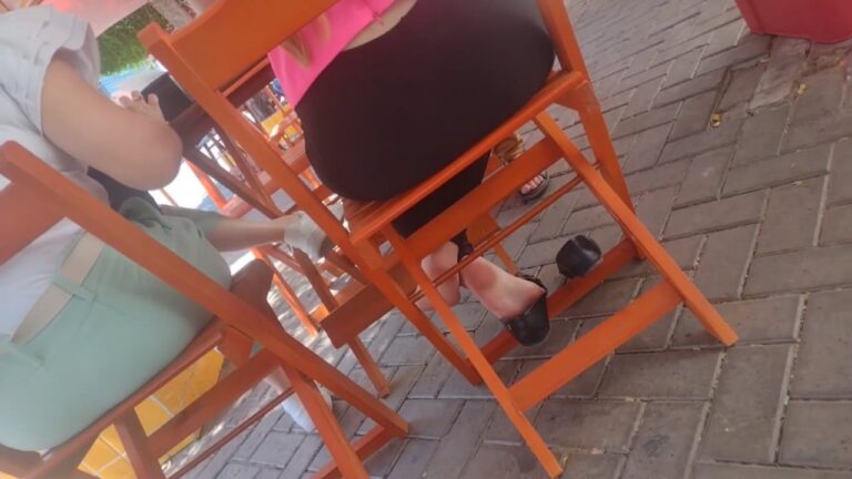 candid feet