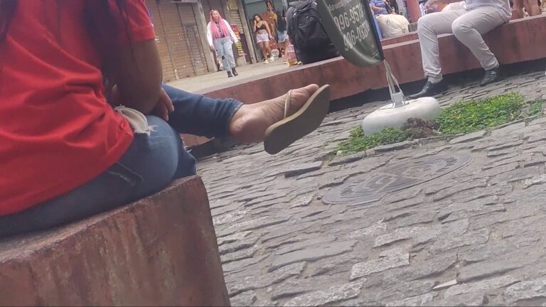 candid feet