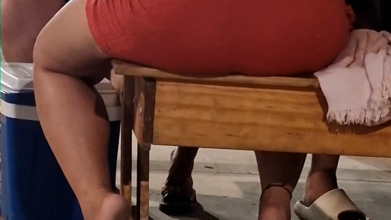 candid feet brunette