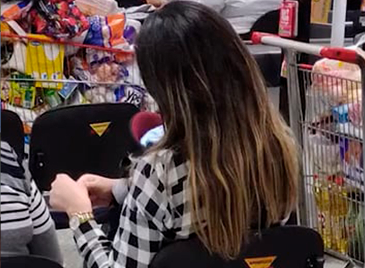 candid feet girl