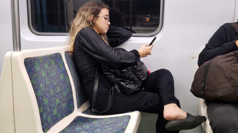 candid feet blonde