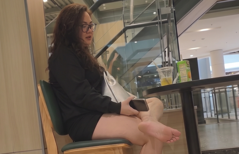 candid feet asian